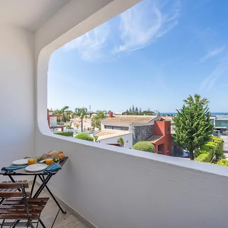 Apartment Hostwise - Seaside Charm Flat W/ Balcony