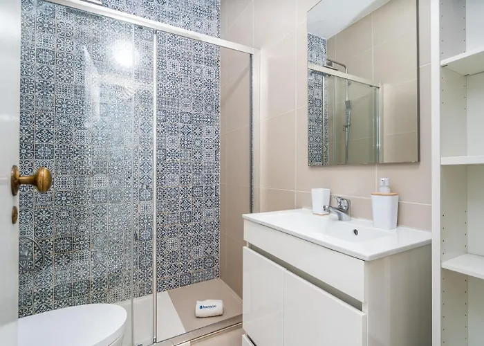 아파트 Seaside Charm Flat W/ Balcony By Hostwise 알부페이라