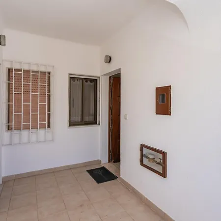 Appartement Hostwise - Seaside Charm Flat W/ Balcony Albufeira