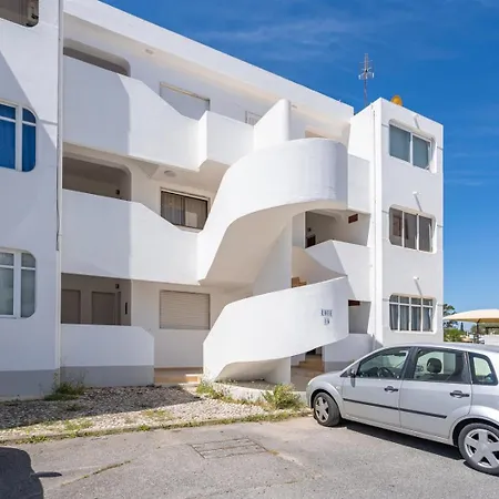 Hostwise - Seaside Charm Flat W/ Balcony